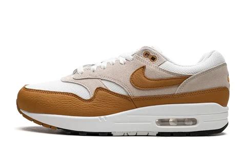 nike air max wit bruin|bruine nike air max.